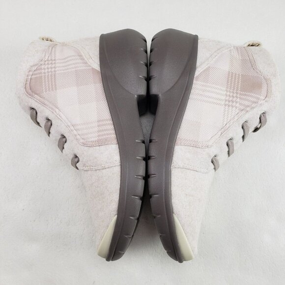 Bzees Kick Back Boots Taupe Plaid Womens 7 Side Zip Comfort Wedge Ankle Booties - Picture 7 of 11